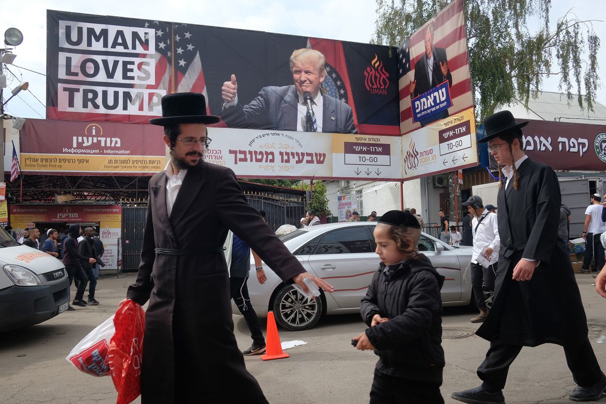 ترامب يرتعد من الجمهورية الاسلامية.. ويؤكد لليهود أنه لا يريد حربا مع إيران