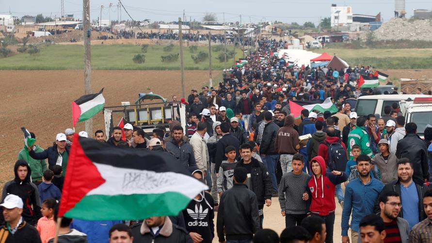 تمسك فلسطيني بالأرض.. تواصل مسيرات العودة بغزة في جمعة \"انتفاضة الأقصى والأسرى\"