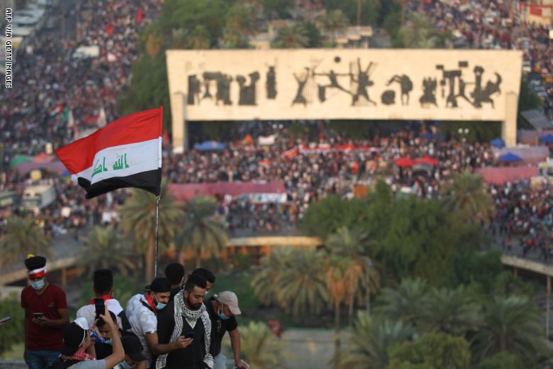 تجدّد التظاهرات في العراق.. والحشد الشعبي يتبرّع بالدم للمتظاهرين وقوى الأمن