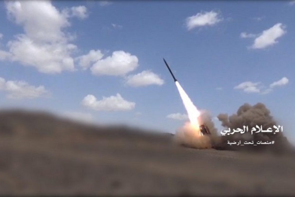 اليمن.. الجيش يستهدف معسكراً سعوديا بصاروخ بالستي