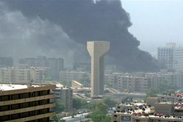 سفارت آمریکا در بغداد درحال تسخیر شدن است