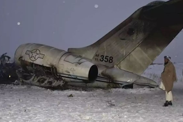 آمریکایی‌ها جعبه سیاه و اجساد دو سرنشین هواپیمای سقوط کرده را تحویل گرفتند