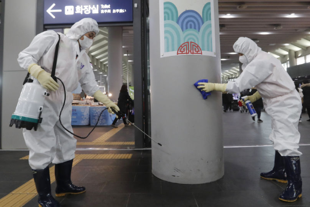 ارتفاع عدد المصابين بكورونا في كوريا الجنوبية والامارات