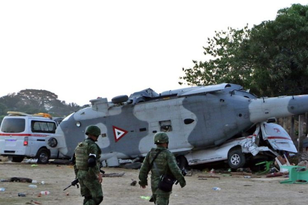 10 قتلى وجرحى في تحطم طائرة عسكرية بالمكسيك