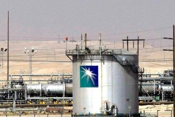 عربستان اعلام رسمی قیمت نفت خود را به تعویق انداخت