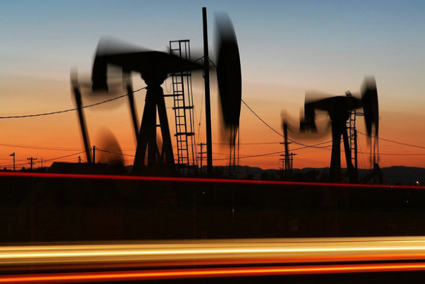 تداوم نوسانات شدید قیمت نفت خام در بازارهای جهان