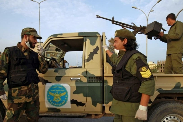 ليبيا.. اشتباكات بين قوات حفتر والوفاق بعدد من محاور طرابلس