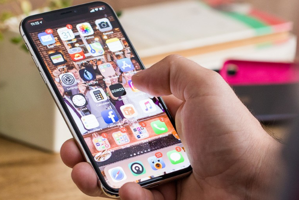 الهاتف الذكي يدمر ذاكرة الإنسان..!