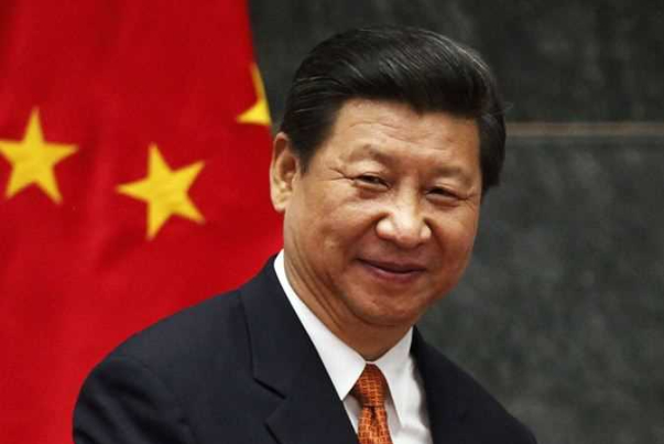 رئيس الصين يتفقد قاعدة عسكرية ويدعو للاستعداد للحرب