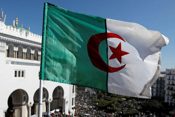 Algeria votes on constitution amendment, promising “New Republic”