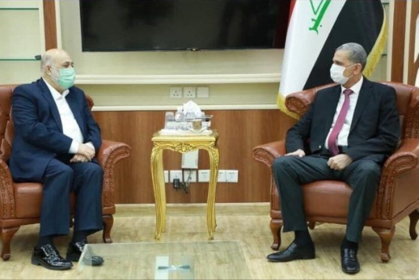 Iran’s senior defense official reviews security issues with Iraqi minister