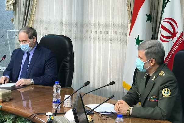 وزير الدفاع الايراني: عازمون على التعاون في إعادة اعمار سوريا
