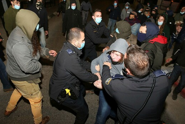 מפגיני ימין תקפו שוטרים בירושלים