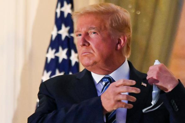 مسؤولو الصحة يستنكرون تصريحات ترامب حول عدد وفيات كورونا