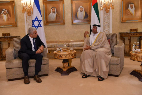 فوری/ یائیر لاپید به عنوان نخستین وزیرخارجه تاریخ اسرائیل وارد امارات شد