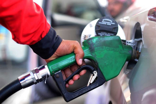 قیمت بنزین و گازوئیل در بودجه 1401 تغییر نمی‌کند