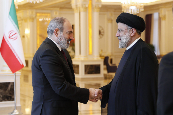 Пашинян поздравил Верховного лидера и президента Ирана