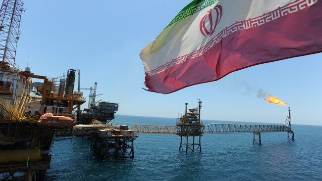 Достигнута рекордная добыча нефти в Иране несмотря на продолжение экономических санкций