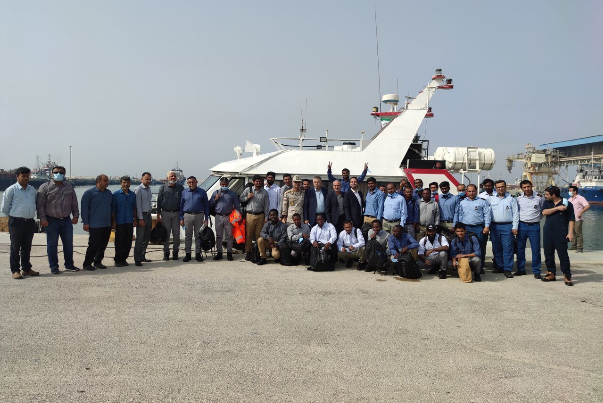 27 спасенных членов экипажа эмиратского судна доставили в ОАЭ