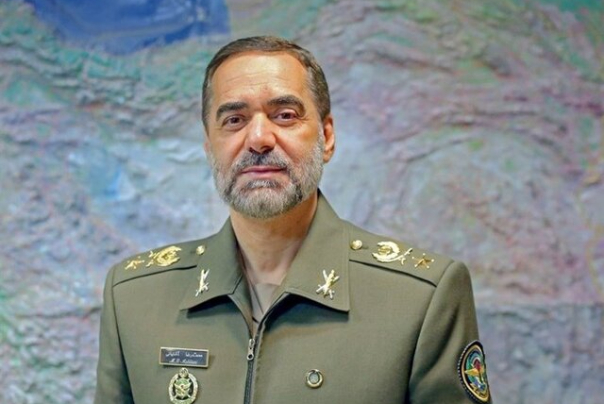 وزير الدفاع الايراني: وجود القوات الأجنبية في المنطقة غير شرعي