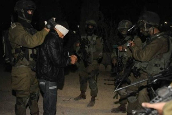 כוחות ישראליים עוצרים 4 פלסטינים מכמה אזורים בגדה המערבית הכבושה
