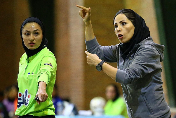 إيرانية تقود سيدات العراق لكرة القدم في بطولة غرب آسيا