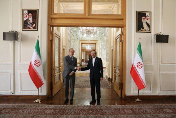В Тегеране проходят переговоры Мора и Багери по иранской ядерной сделке