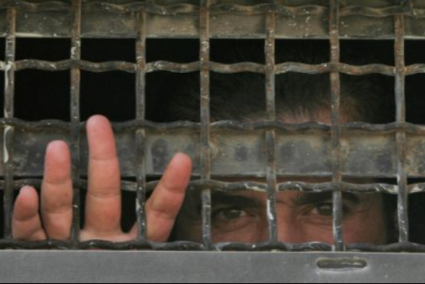 במשך 142 ימים ממשיכים עצירים מינהליים פלסטינים להחרים את בתי המשפט הצבאיים בישראל