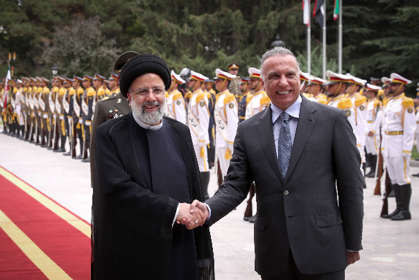 السيد رئيسي يستقبل الكاظمي رسميا في طهران