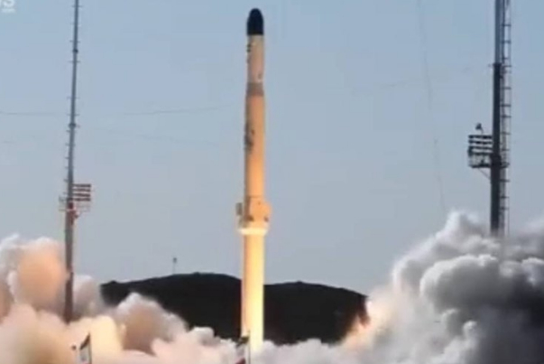 Иран второй раз испытывает отечественную ракету-носитель спутника "Зуль-Джаннах"