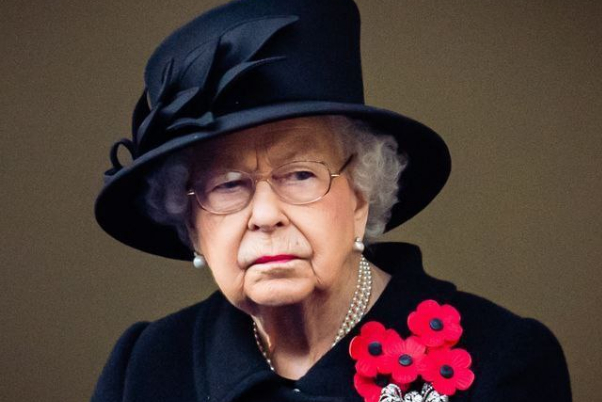 کاخ باکینگهام: ملکه انگلیس درگذشت