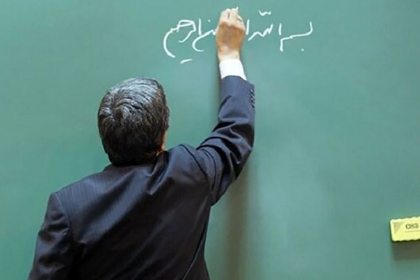 مرتضوی: معلمان تا پایان سال به حق و حقوق خود می‌رسند