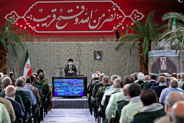Иран вышел на стадию сдерживания в военной области, заявил лидер