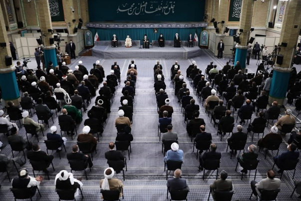 Лидер провел встречу с главами трех органов власти и членами Конференции исламского единства