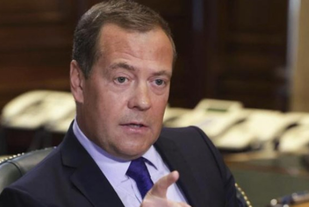 Медведев назвал заявления ЕС о российском ядерном ударе паранойей