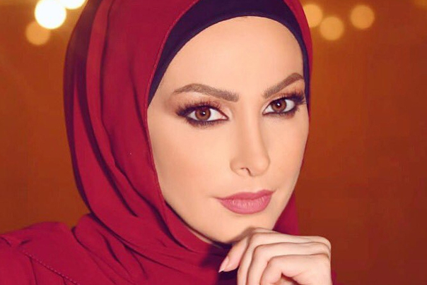 أمل حجازي" تتحدث لصحيفة الوفاق الإيرانية عن الإلتزام بالحجاب :: نورنیوز