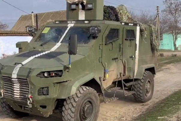 آليات عسكرية إسرائيلية بحوزة القوات الأوكرانية في خيرسون