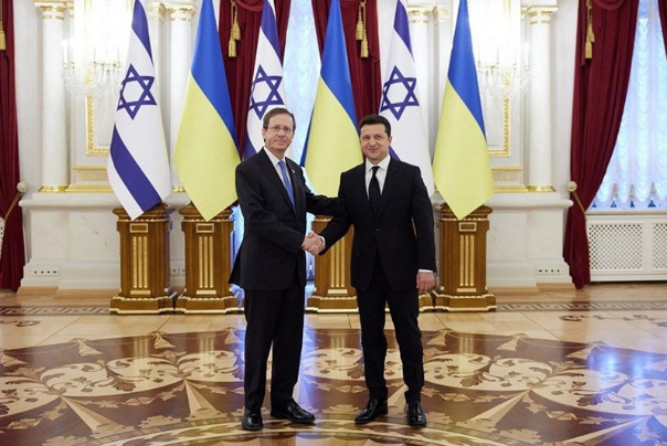 זלנסקי מיילל שאוקראינה צריכה "לישראל"