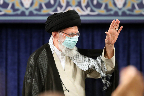 שיחות לא יפתרו את בעיית איראן-ארה"ב, אומר המנהיג