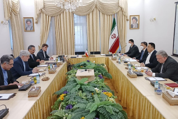 Иран, Китай и Россия провели трехсторонние консультации в Вене