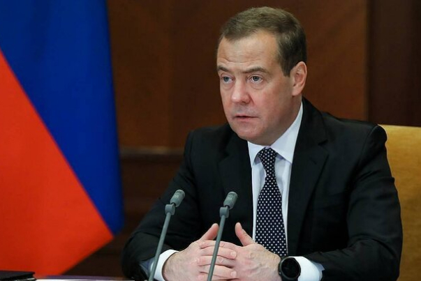 Медведев прокомментировал заявления Бербок про "войну с Россией"