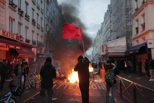 تظاهرات در پاریس باز هم به خشونت کشیده شد