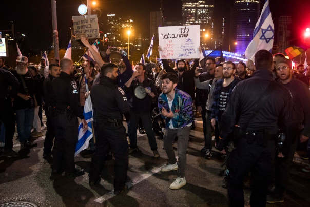 מחאות מחודשות: כ-200 אלף מפגינים בתל אביב נגד החלשת מערכת המשפט