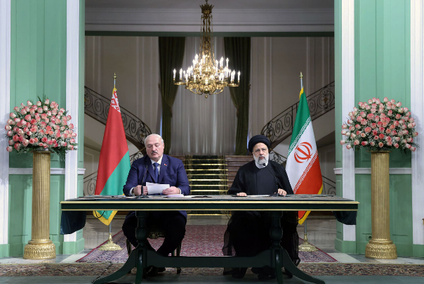 ايران وبيلاروسيا تعارضان الأحادية