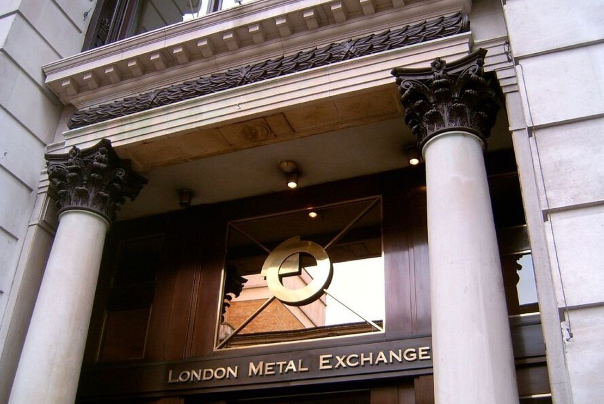 ریزش سنگین بورس لندن به دنبال نگرانی از بحران بانکی