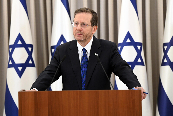 رئيس الكيان الصهيوني يدعو نتنياهو إلى وقف التعديلات القضائية فوراً