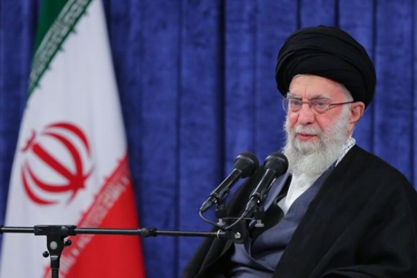 قائد الثورة يستقبل حشدا من مسؤولي شؤون الحج