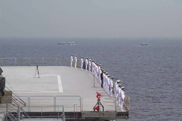 المجموعة 86 البحرية ترسو في المياه الإيرانية بعد جولة حول العالم