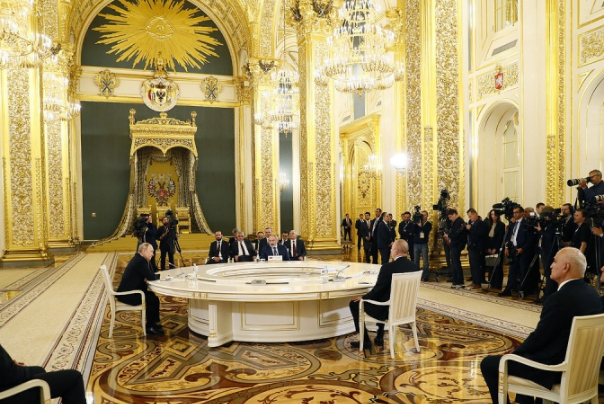 Путин отметил позитивные сдвиги в урегулировании карабахского конфликта