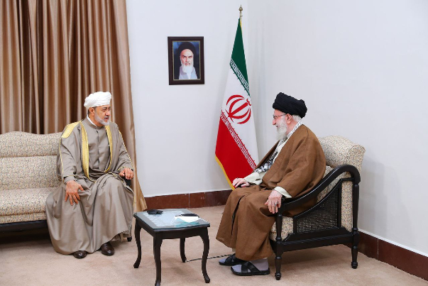 Султан Омана встретился с лидером Исламской революции